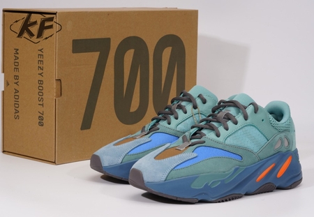 Ad Yeezy 700 boost "Faded Azure" SIZE: 36-48