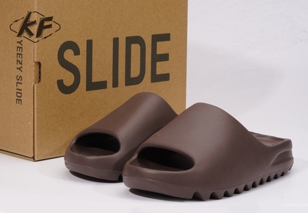 Yeezy SLIDE "Soot"(Run smaller, please choose a bigger size) 5495